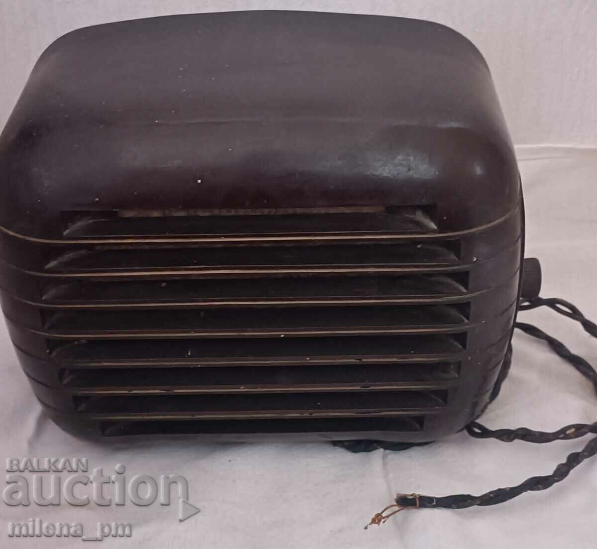Auction  Bakelite radio dot