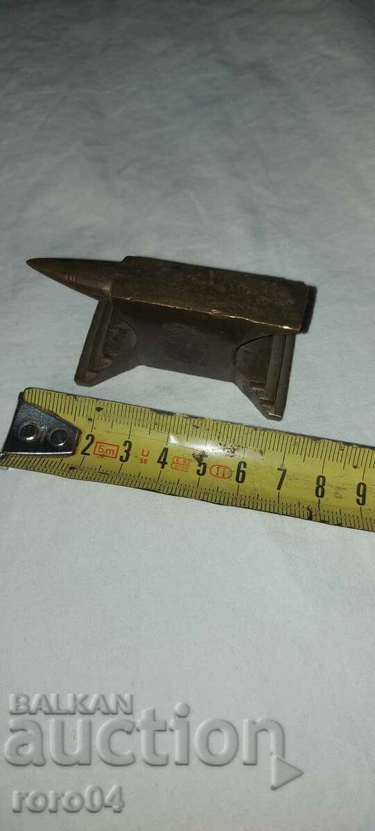 Delivery of ANvil - JEWELRY - BRONZE