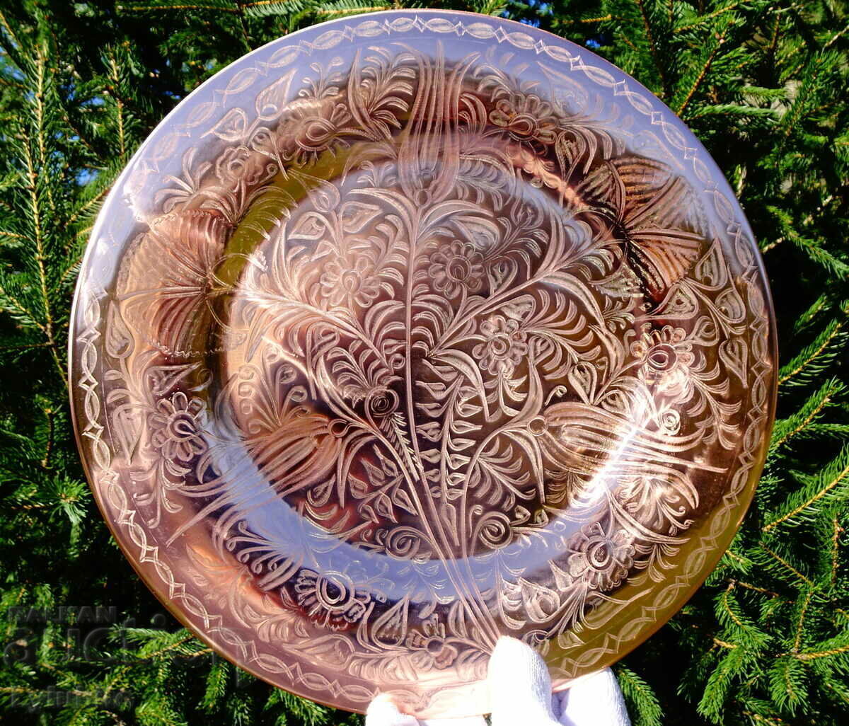 Copper plate, plate, fruit bowl, engraved. Copper plate, plate, fruit bowl, engraved.