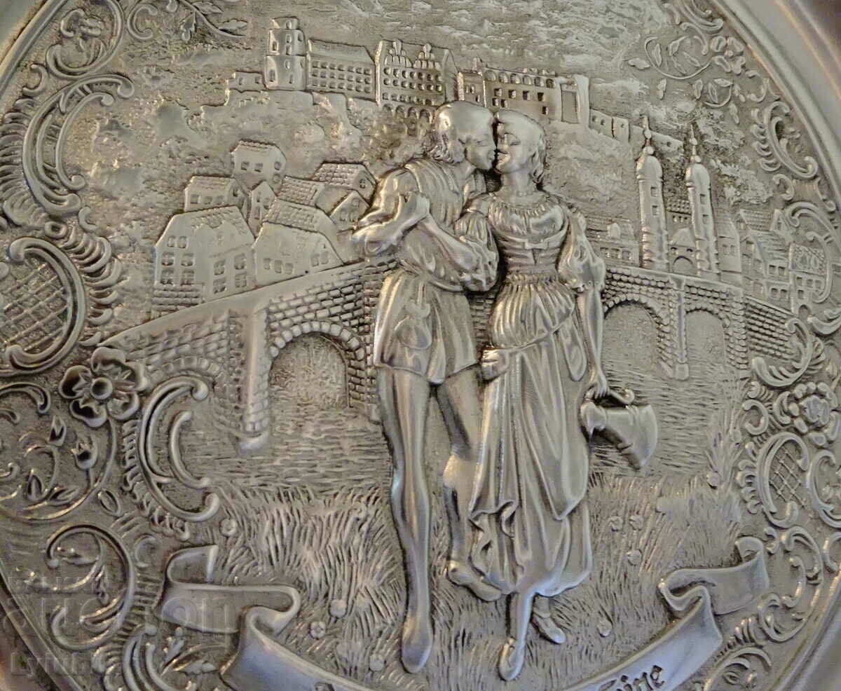 Auction  Pewter plate, panel, painting Lovers 31 cm., pewter wedding