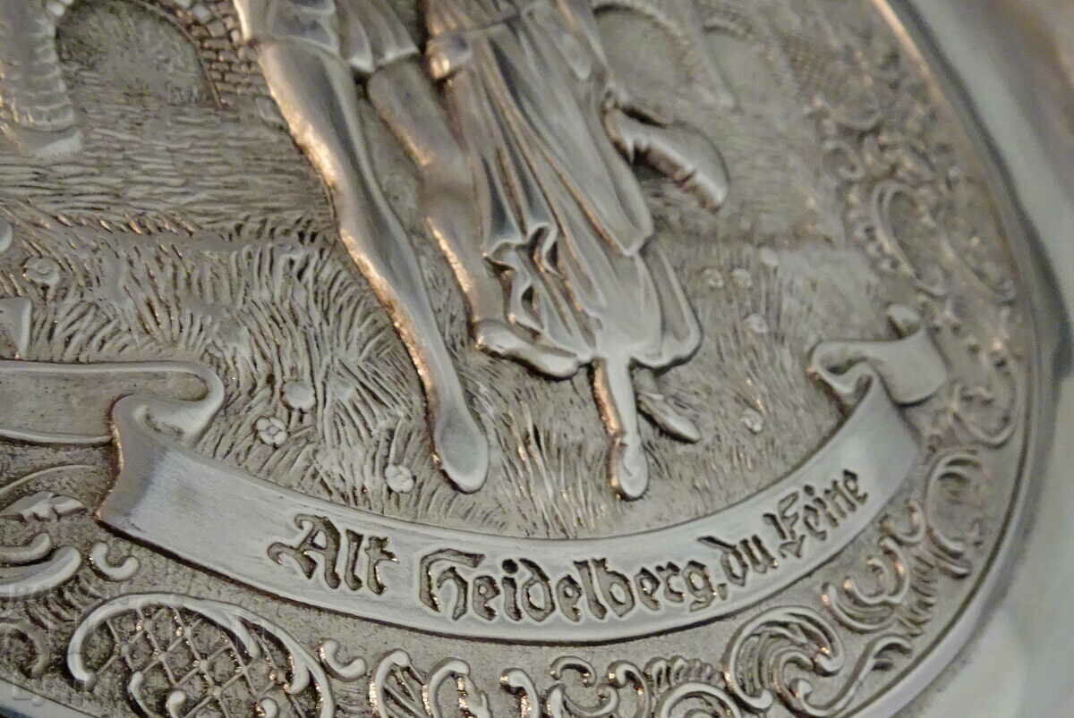 Delivery of Pewter plate, panel, painting Lovers 31 cm., pewter wedding