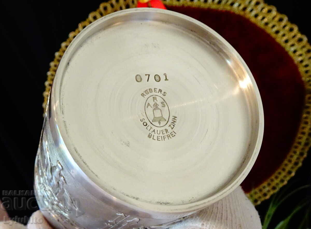 Cup, tin mug with unique hunting pictures. - 7 Cup, tin mug with unique hunting pictures. - 7