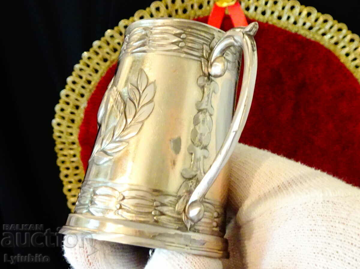 Delivery of Silver-plated cup, horse, laurel wreath. Delivery of Silver-plated cup, horse, laurel wreath.