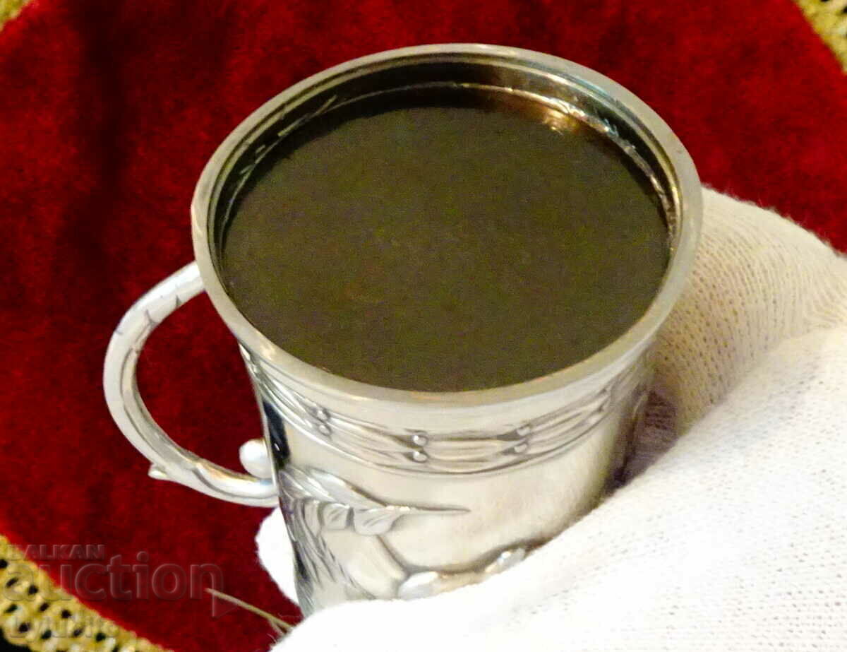 Silver-plated cup, horse, laurel wreath. - 7 Silver-plated cup, horse, laurel wreath. - 7