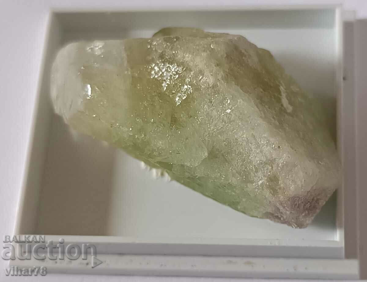 Auction Green calcite stone Auction Green calcite stone