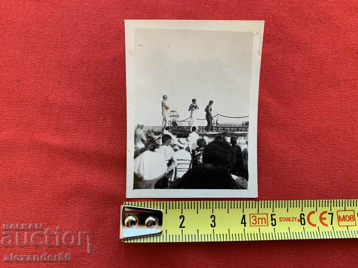 Delivery of Varna beauty contest 1933 old photo Delivery of Varna beauty contest 1933 old photo