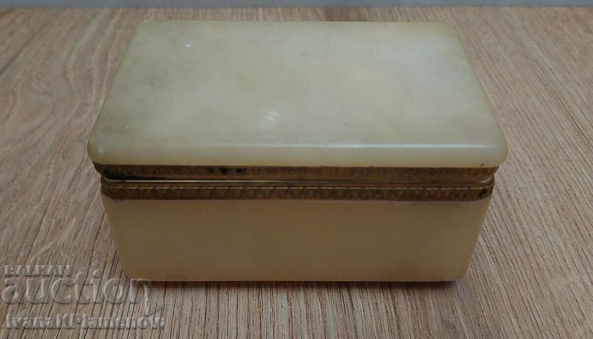 Аукцион Кутия мрамор за колекционери Аукцион Кутия мрамор за колекционери