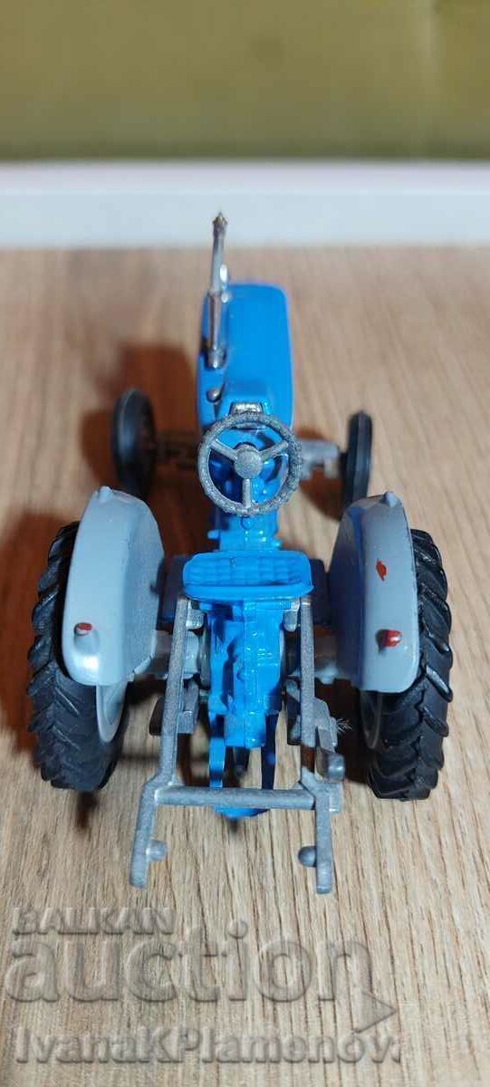 Παράδοση Μεταλλικό παιχνίδι για συλλέκτες Παράδοση Μεταλλικό παιχνίδι για συλλέκτες