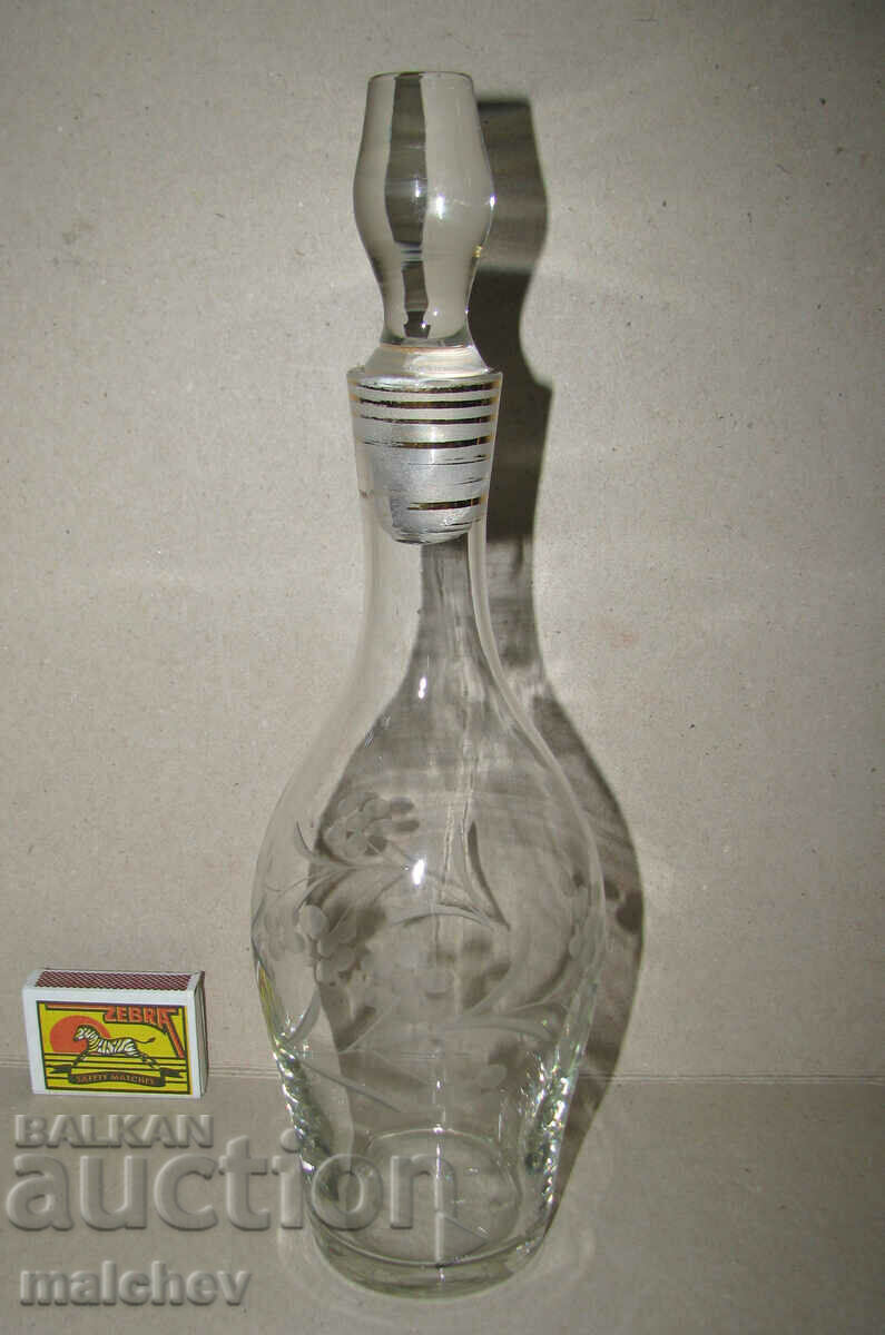 Old glass decanter 28cm hand etched glass preserved