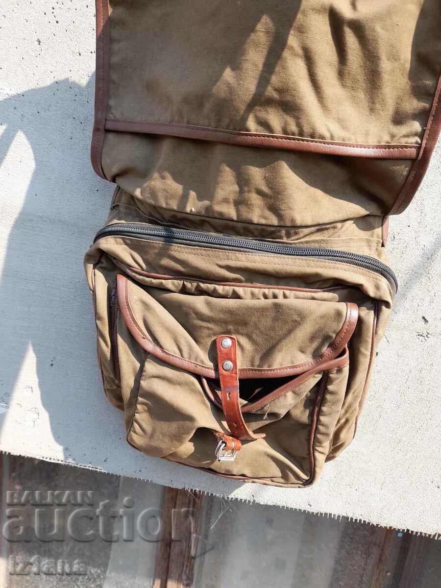 Livrarea Geantă veche de pânză Livrarea Geantă veche de pânză