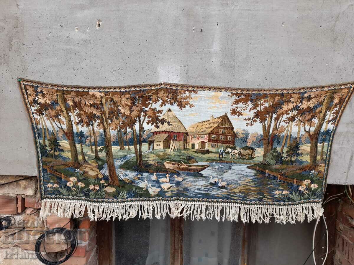 Covor antic, tapet cu preț 95.00 BGN | € 48.57 Covor antic, tapet cu preț 95.00 BGN | € 48.57