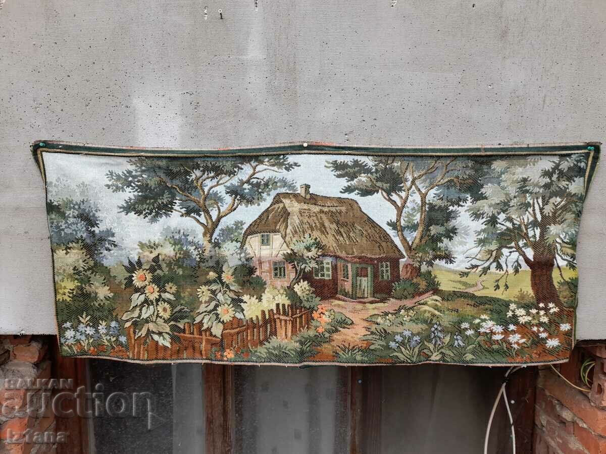 Covor antic, tapet cu preț 75.00 BGN | € 38.35 Covor antic, tapet cu preț 75.00 BGN | € 38.35