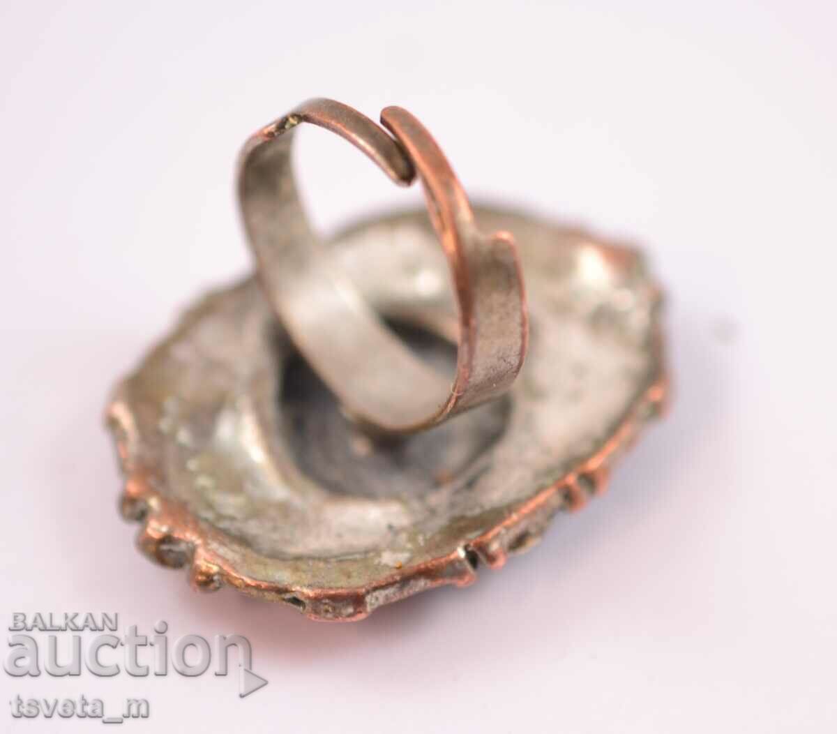 Auction Women's resizing ring Auction Women's resizing ring