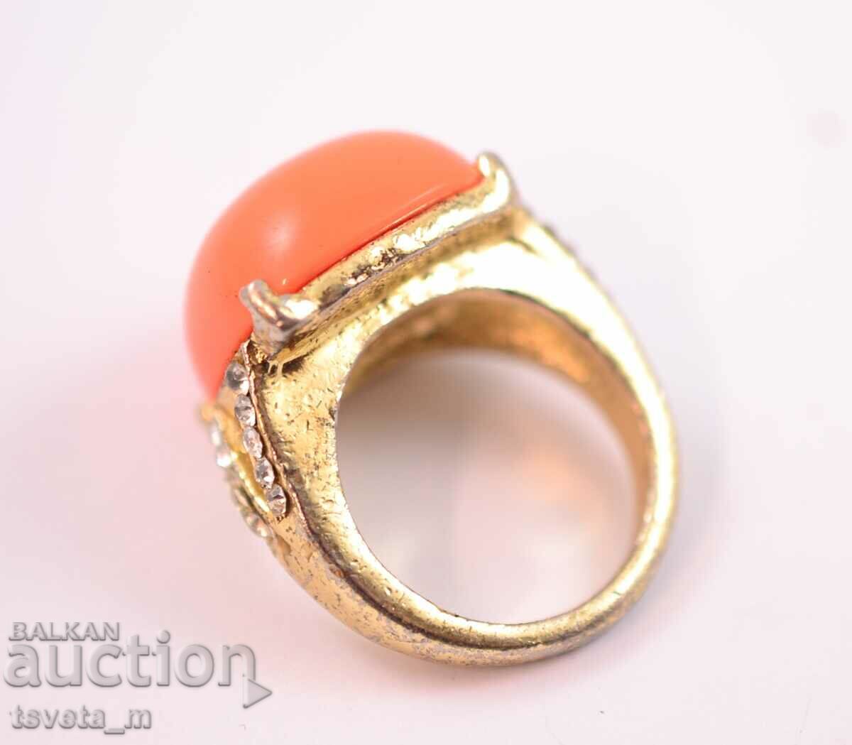 Inel pentru doamne cu preț 3.00 BGN | € 1.53 Inel pentru doamne cu preț 3.00 BGN | € 1.53