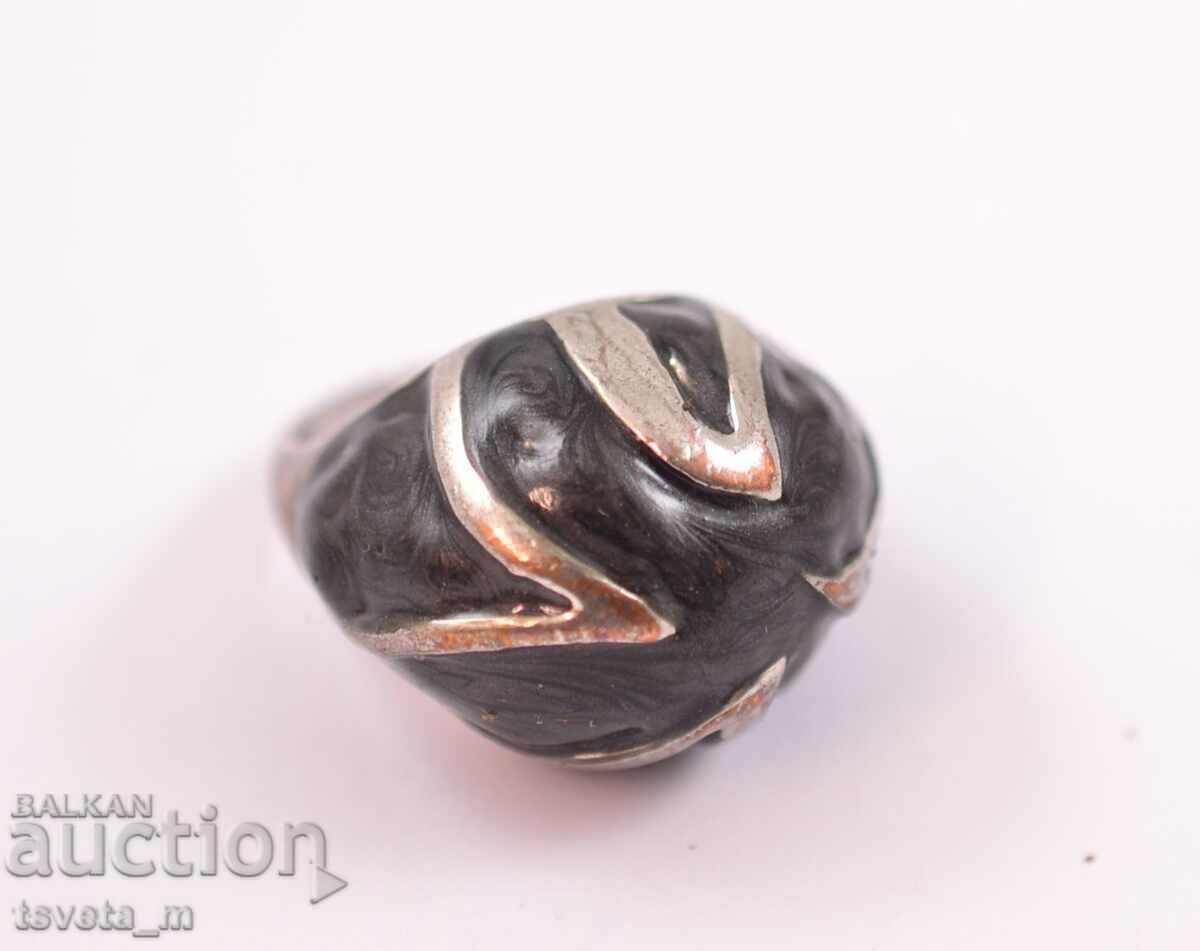 Ladies ring