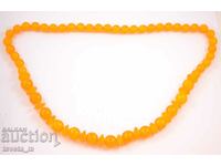 Women's amber type necklace