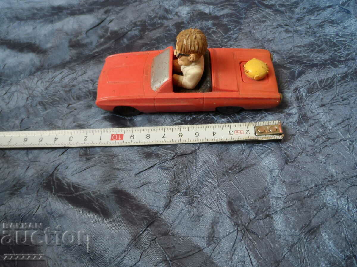 Δημοπρασία ένα παλιό καρότσι Δημοπρασία ένα παλιό καρότσι