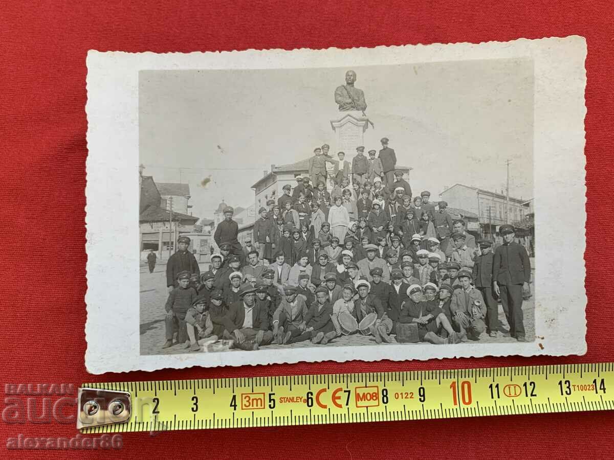 Monument to Georgi Izmirliev Gorna Oryahovitsa 1933 - 5 Monument to Georgi Izmirliev Gorna Oryahovitsa 1933 - 5