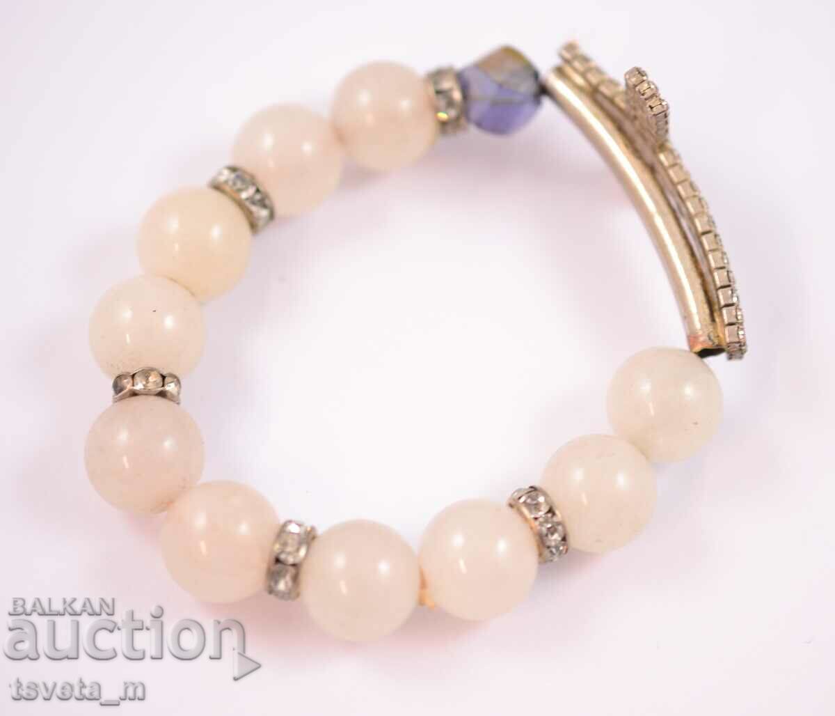 Auction  Elastic bracelet made of natural stones