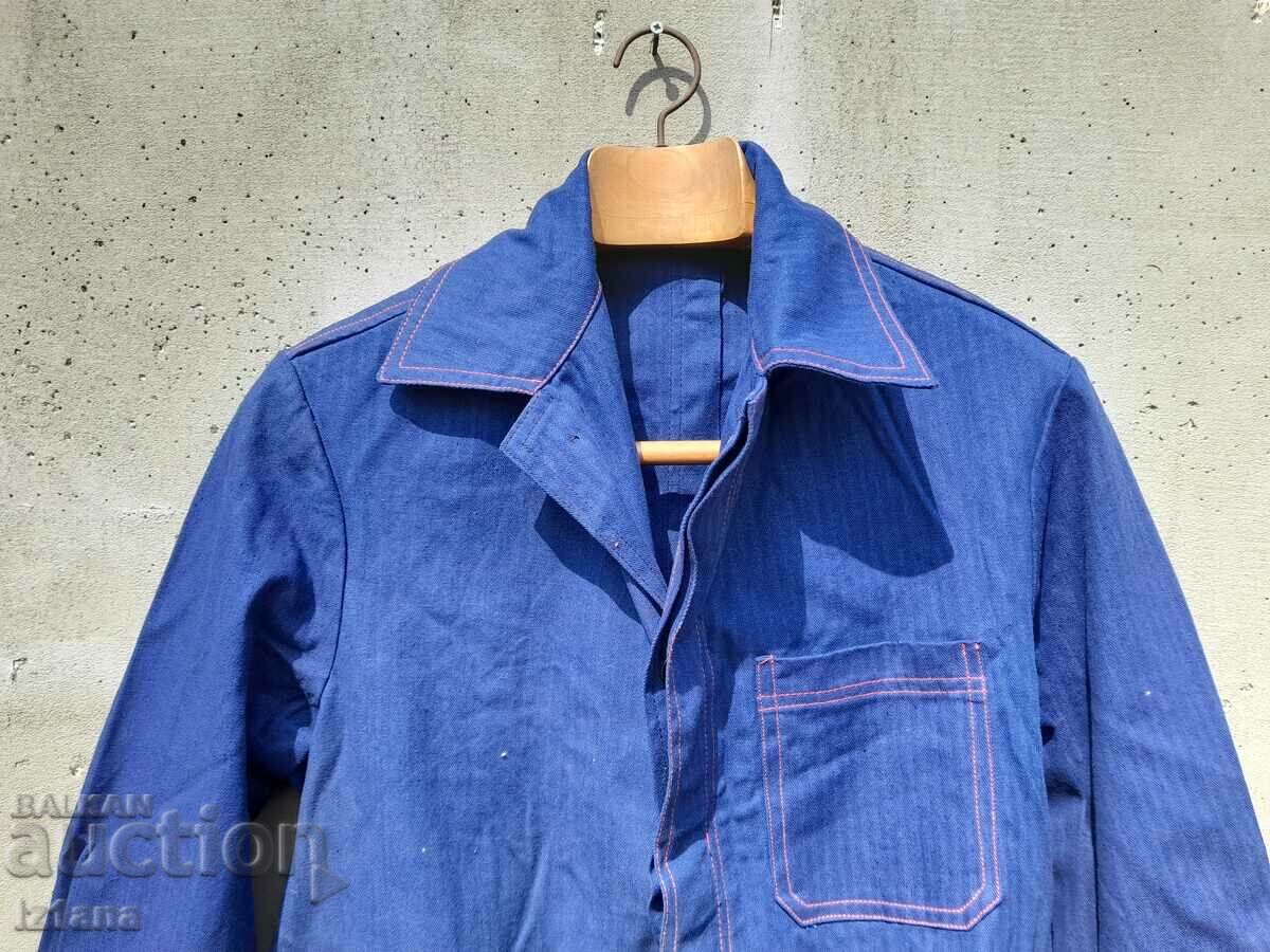Jachetă veche de lucru cu preț 22.00 BGN | € 11.25