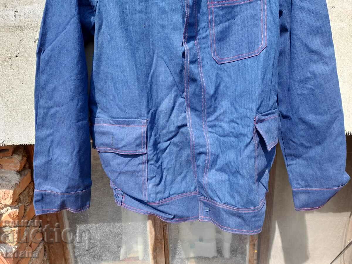 Licitație Jachetă veche de lucru