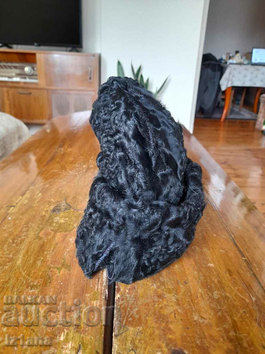 Auction Old hat, cap Auction Old hat, cap