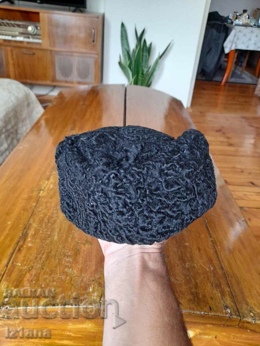 Auction Old ladies hat Auction Old ladies hat