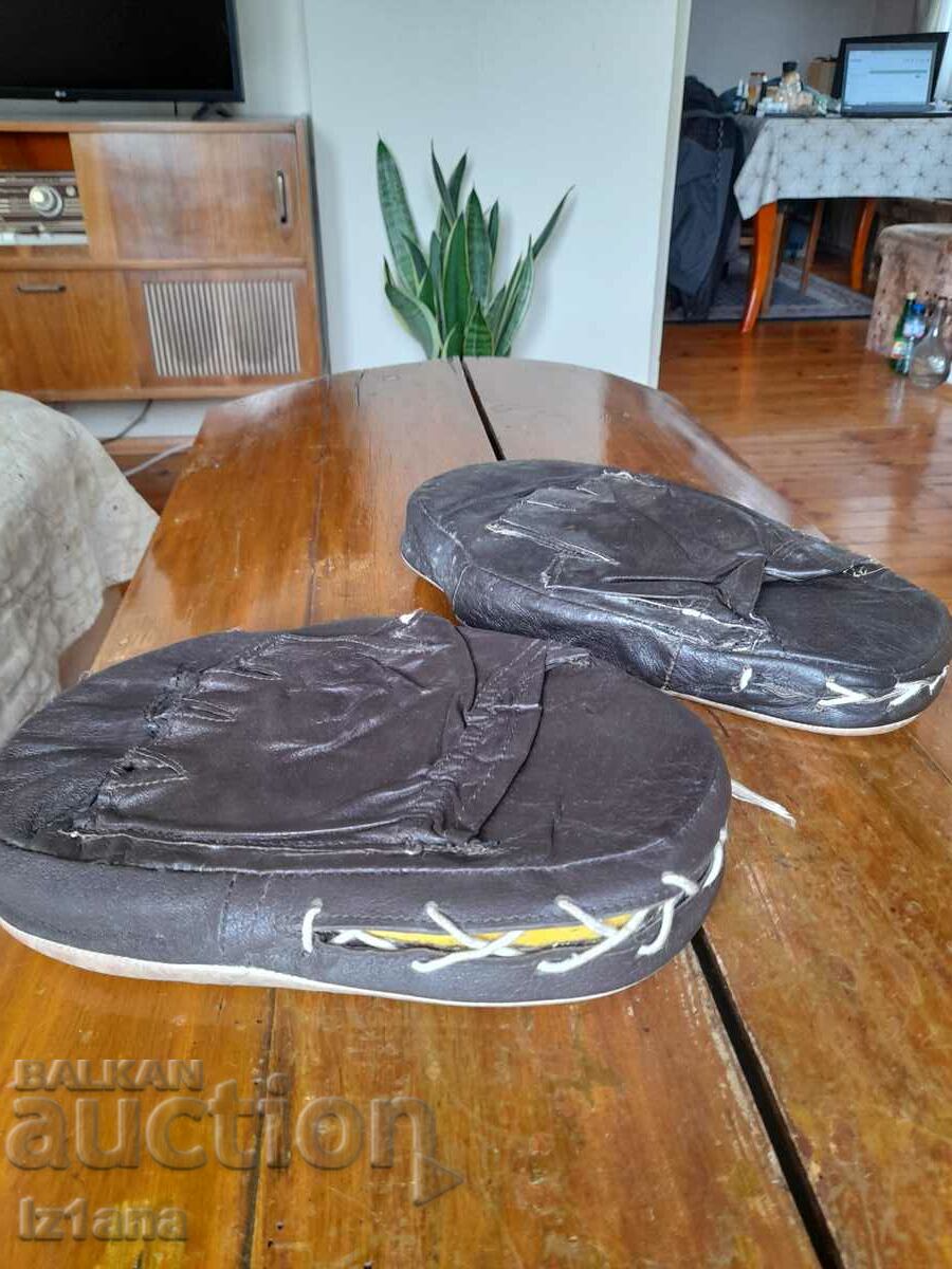 Old boxing, sparring gloves with price 110.00 BGN | € 56.24 Old boxing, sparring gloves with price 110.00 BGN | € 56.24