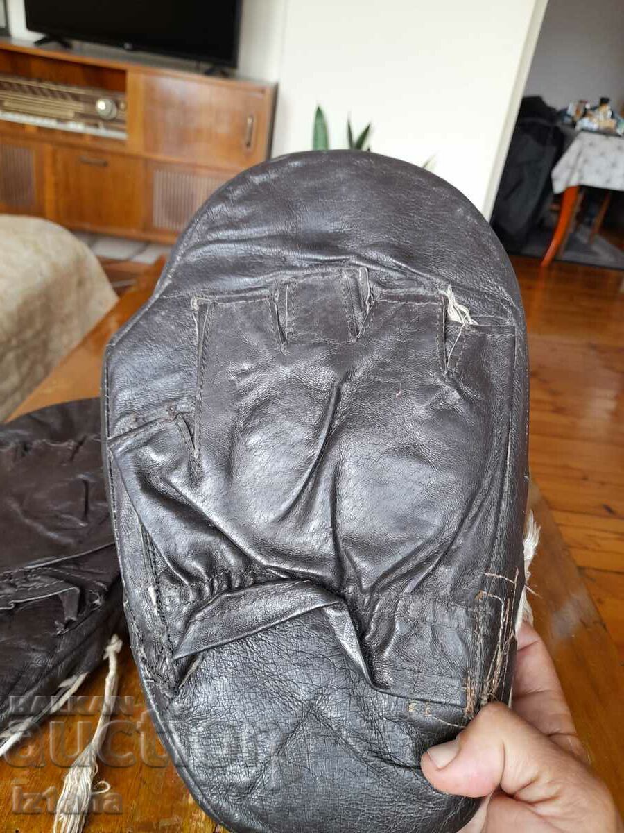 Old boxing, sparring gloves - 5 Old boxing, sparring gloves - 5