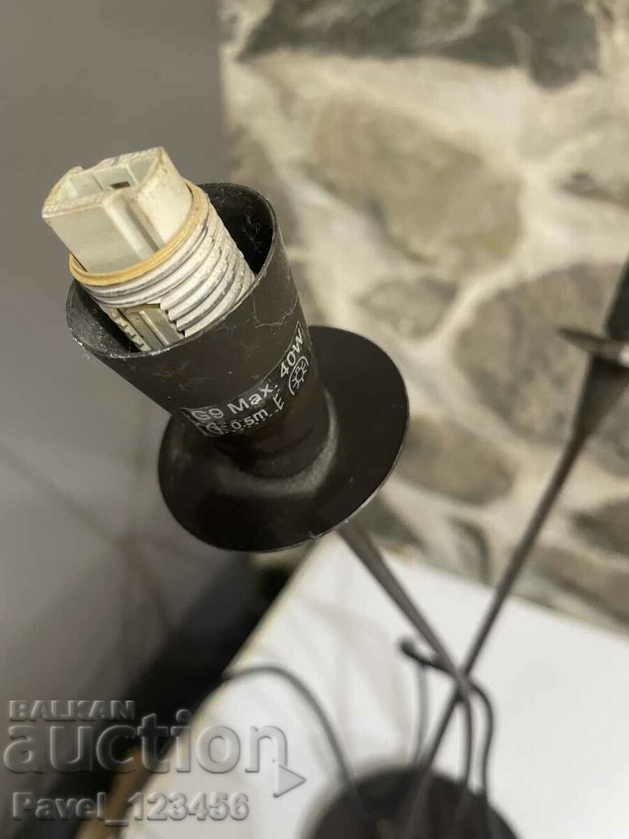 Μεταλλικό φωτιστικό με τιμή 9.99 BGN | € 5.11 Μεταλλικό φωτιστικό με τιμή 9.99 BGN | € 5.11