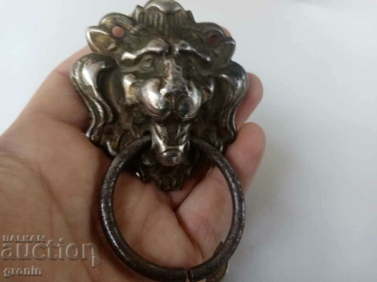 Delivery of Old knocker, for gate, door, clapper, Lion, iron, eyelid