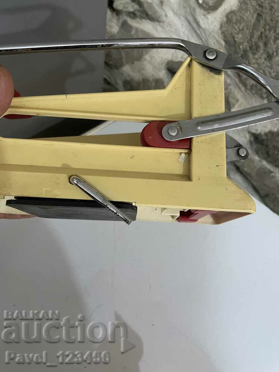 Livrarea Mașină veche de cartofi Livrarea Mașină veche de cartofi