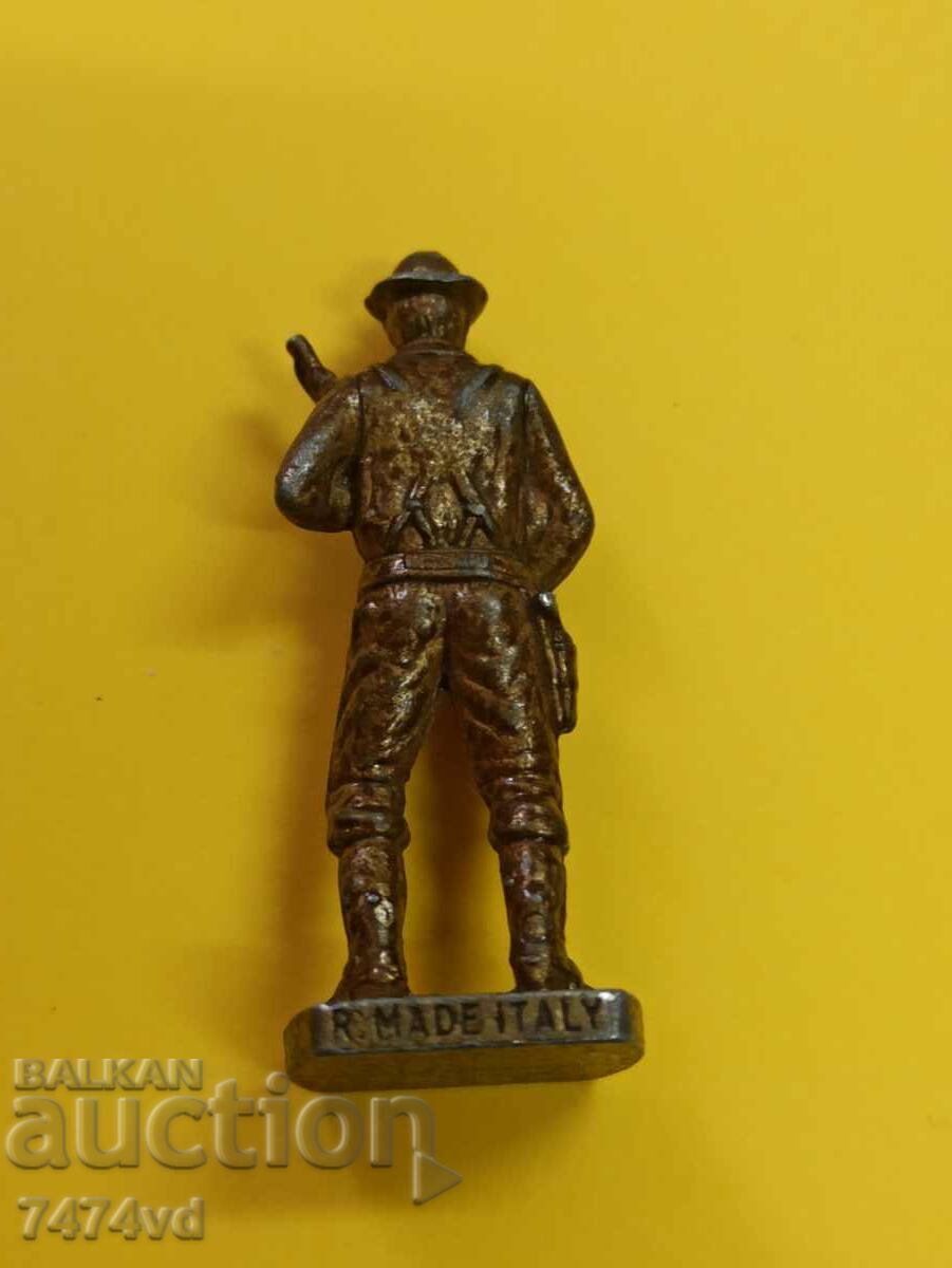 РЯДКА ФИГУРКА КИНДЕР ВОЙНИК с цена 20.00 лв. | € 10.23 РЯДКА ФИГУРКА КИНДЕР ВОЙНИК с цена 20.00 лв. | € 10.23