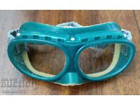 Safety glasses