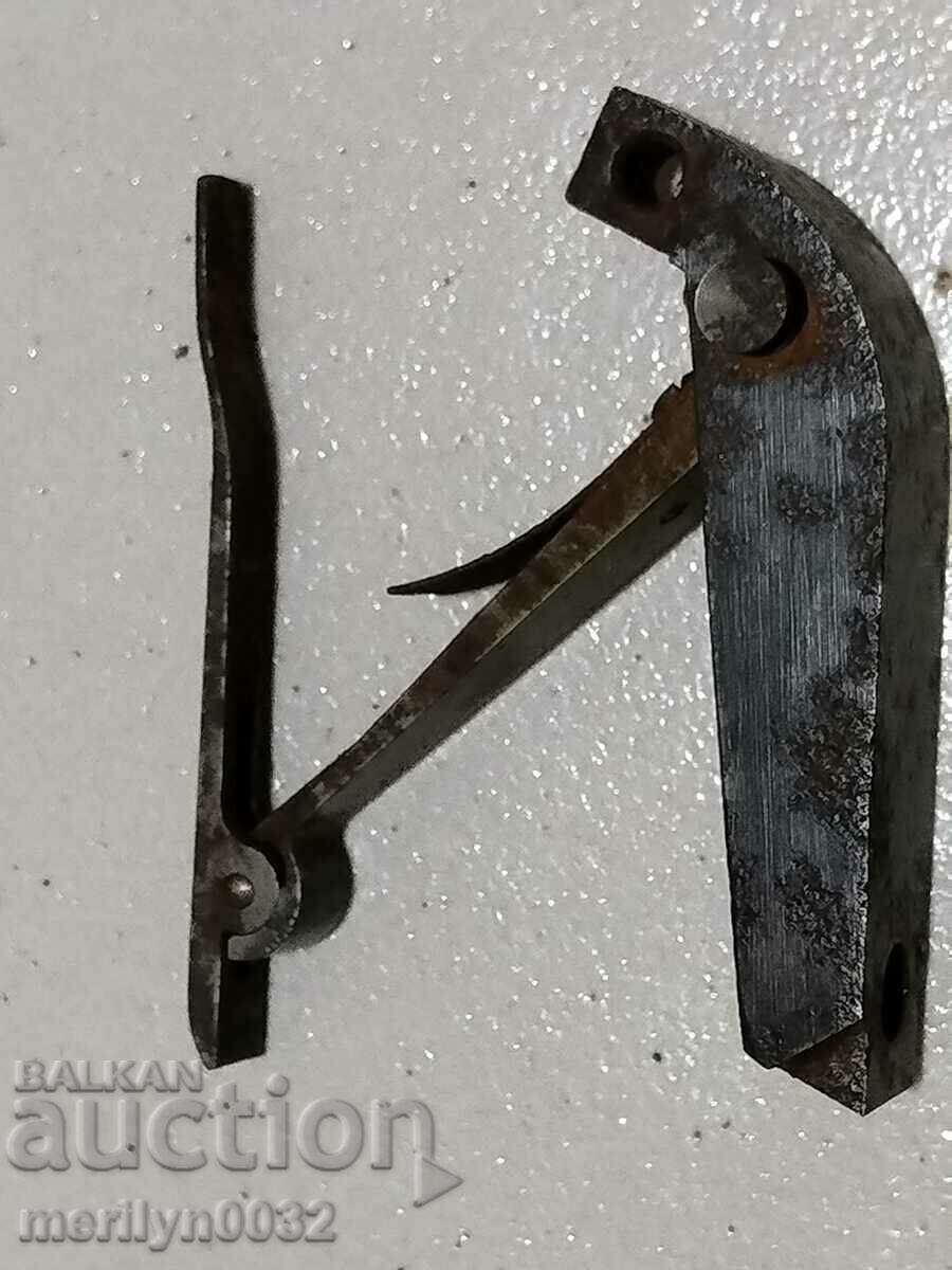 Part, magazine detail of a WW1 Mannlicher M-88 rifle with price 75.00 BGN | € 38.35 Part, magazine detail of a WW1 Mannlicher M-88 rifle with price 75.00 BGN | € 38.35