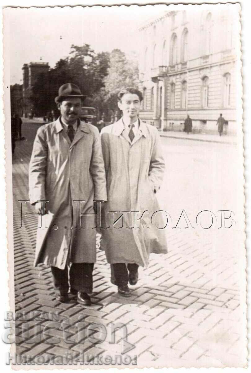 1943 СТАРА СНИМКА СОФИЯ РАЗХОДКА В ЦЕНТЪРА Д135