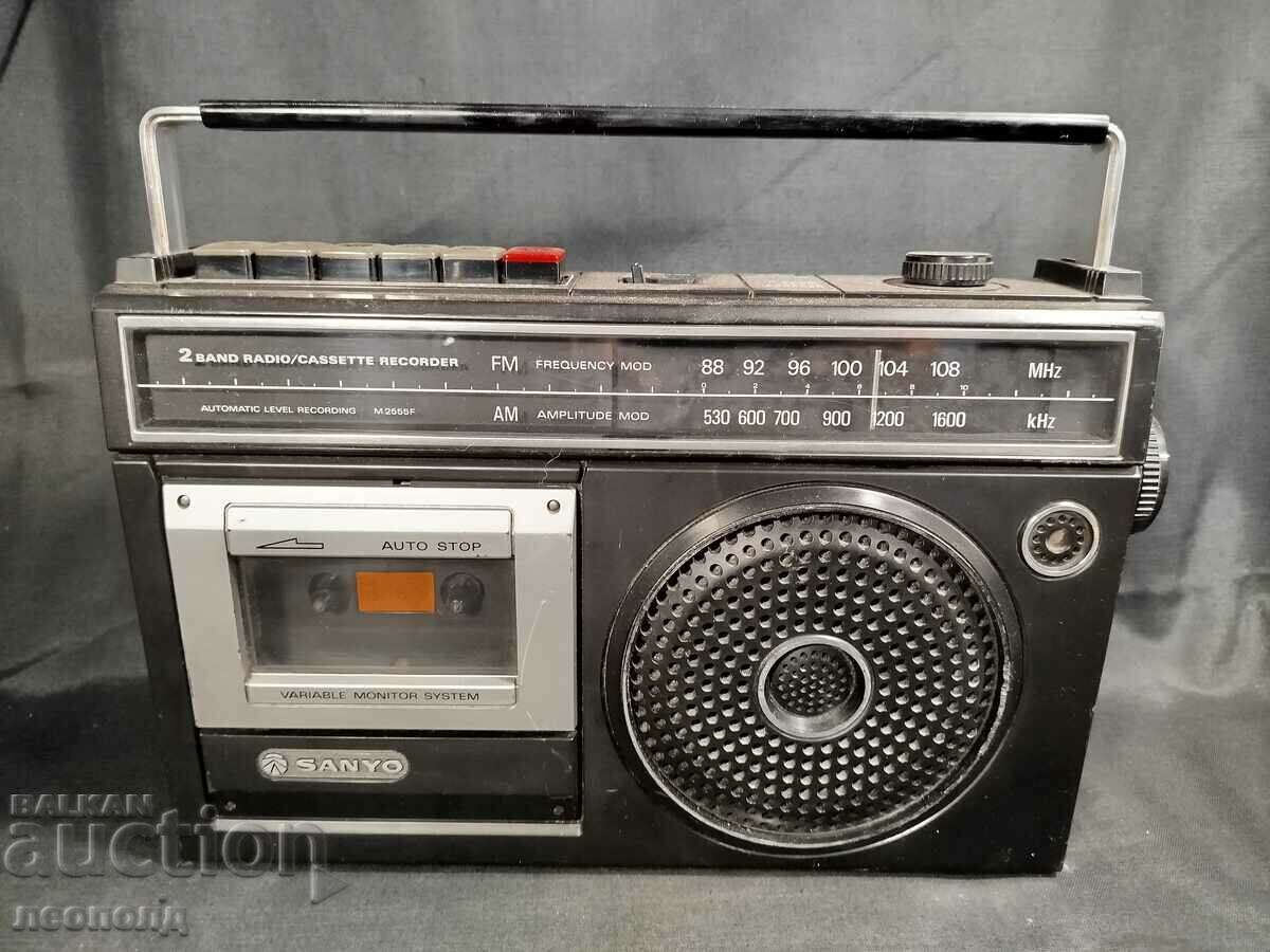 BZC VECHI RETRO TRANZISTOR RADIO CASSETE PLAYER SANYO M2555F