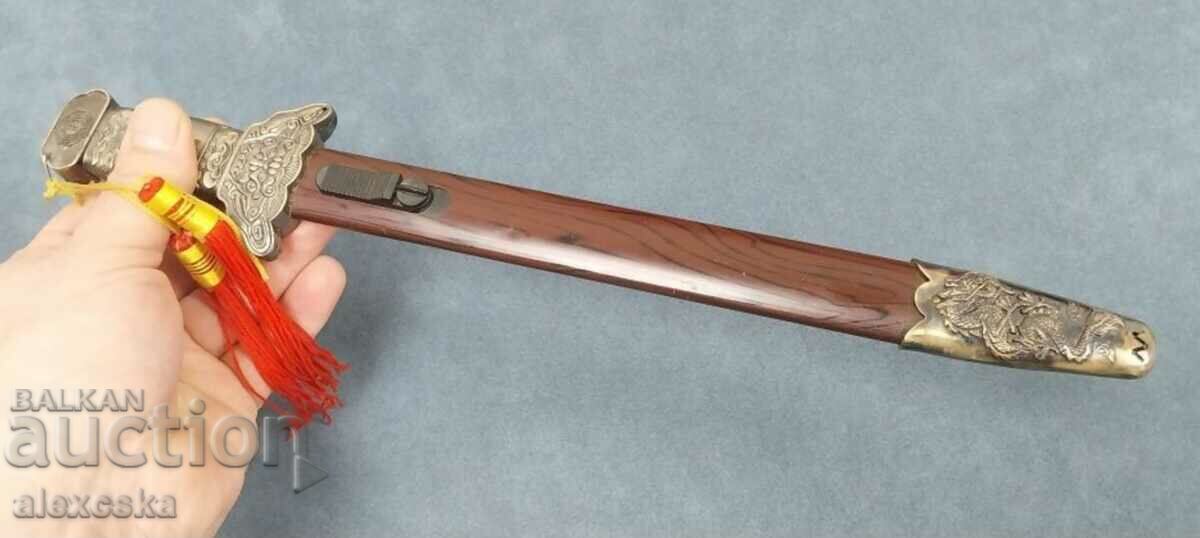 Стара запалка - Меч с цена 15.00 лв. | € 7.67 Стара запалка - Меч с цена 15.00 лв. | € 7.67