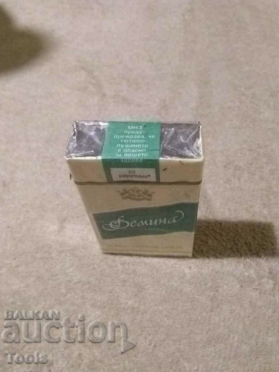 Femina original cu preț € 20.00 | 39.12 BGN