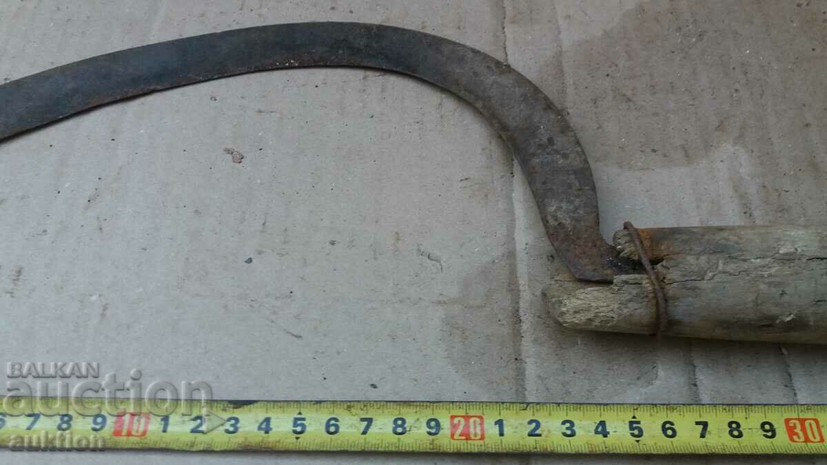 Delivery of OLD FORGED RENAISSANCE SICKLE Delivery of OLD FORGED RENAISSANCE SICKLE