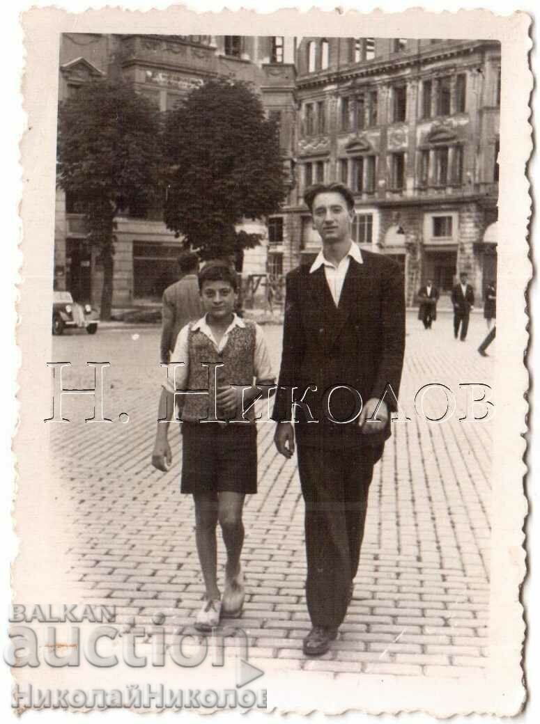 1945 SMALL OLD PHOTO SOFIA TWO YOUTHS D150 1945 SMALL OLD PHOTO SOFIA TWO YOUTHS D150