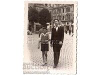 1945 SMALL OLD PHOTO SOFIA TWO YOUTHS D150