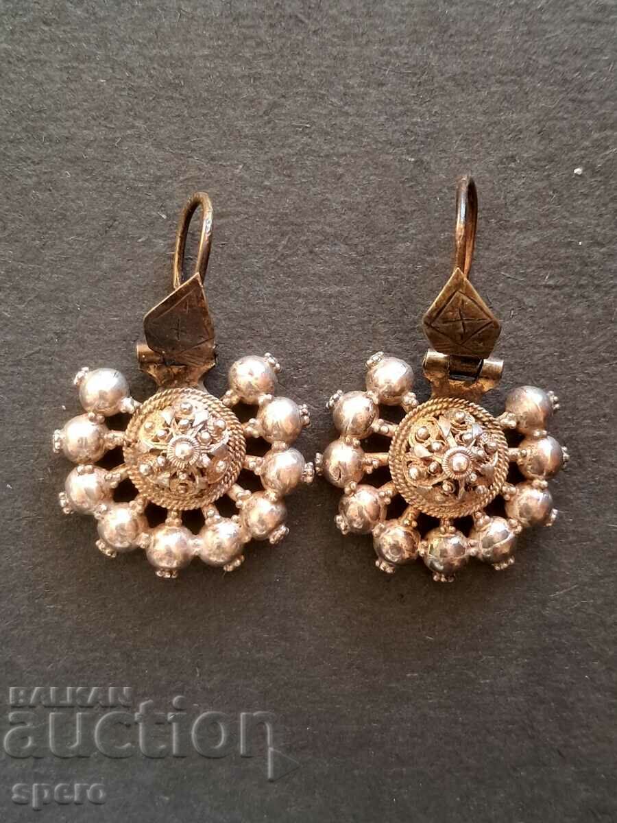 Δημοπρασία Αναγεννησιακά σκουλαρίκια - αρπαλιά Δημοπρασία Αναγεννησιακά σκουλαρίκια - αρπαλιά