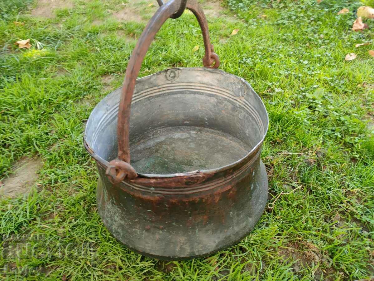 Delivery of Old copper vessel boiler, baby Delivery of Old copper vessel boiler, baby