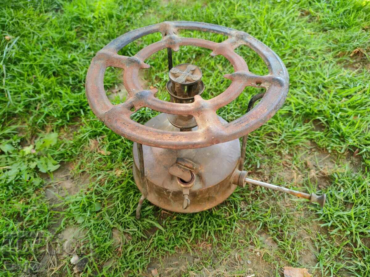 Delivery of Petrol old Russian Primus Delivery of Petrol old Russian Primus