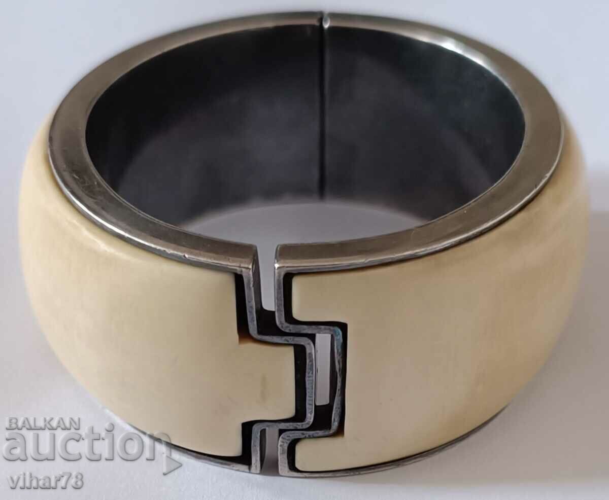 Auction  Silver bracelet with ivory