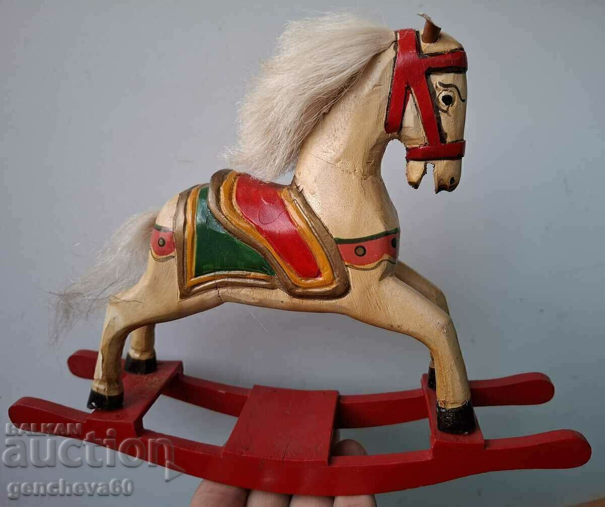 Licitație Legănător de cal de lemn