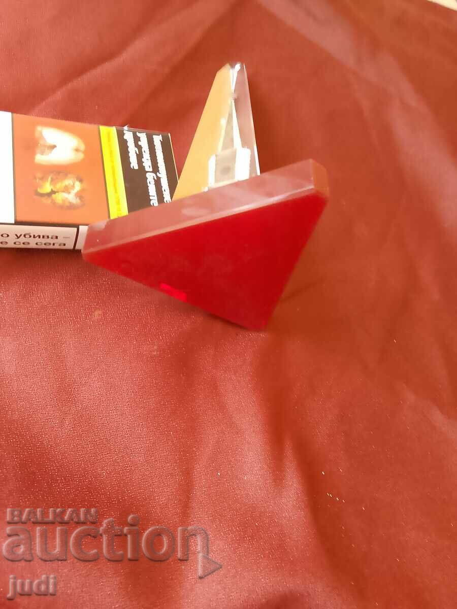 Delivery of USSR Moscow Kremlin pedestal glass Delivery of USSR Moscow Kremlin pedestal glass