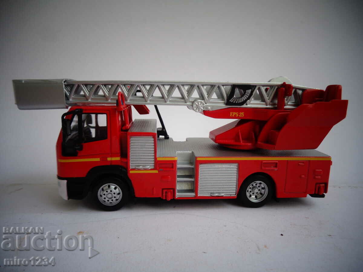 OT 1 ST. BZC DEL PRADO 1/64 IVECO FIRE TRUCK MODEL