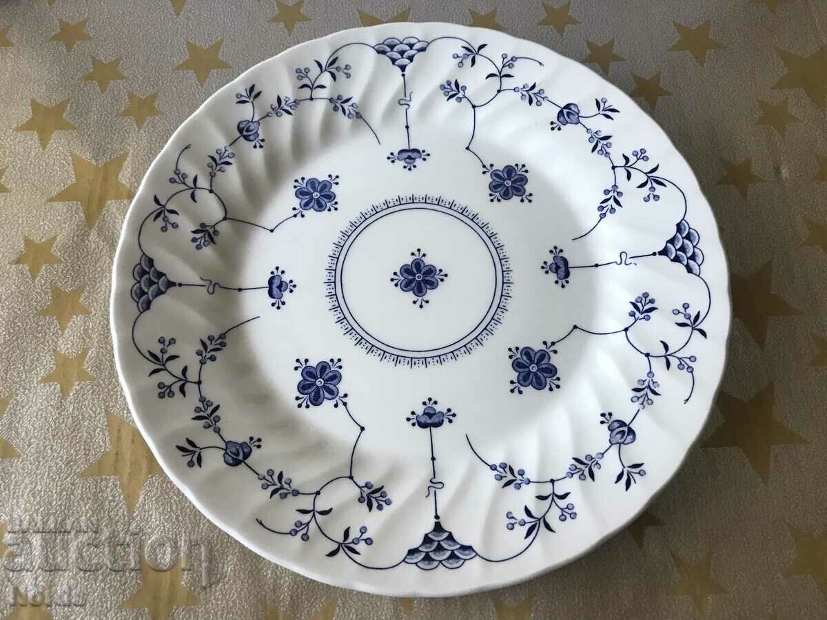 Porcelain plate with markings